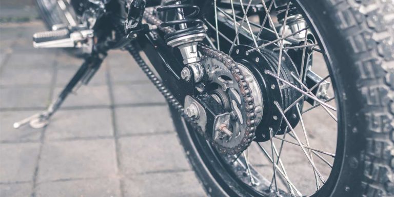 Filtre à essence moto : pourquoi et quand le changer ? - Le Blog Cardy